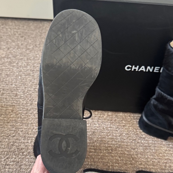 CHANEL Black Heeled Boots - Picture 4 of 11